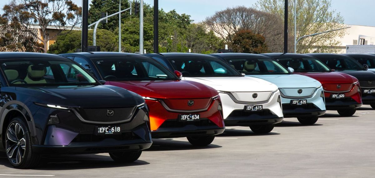 Avustralya lansmanında sıralanmış Mazda CX-6e tamamen elektrikli SUV modelleri