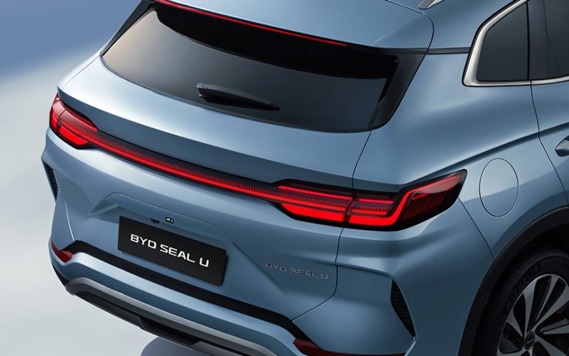 BYD SEAL U EV elektrikli SUV arka dış tasarımı, menzil ve şarj özellikleri